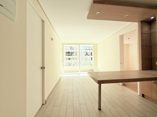 Edificio Av. María Rozas Velásquez (1 Est.) Piso 21