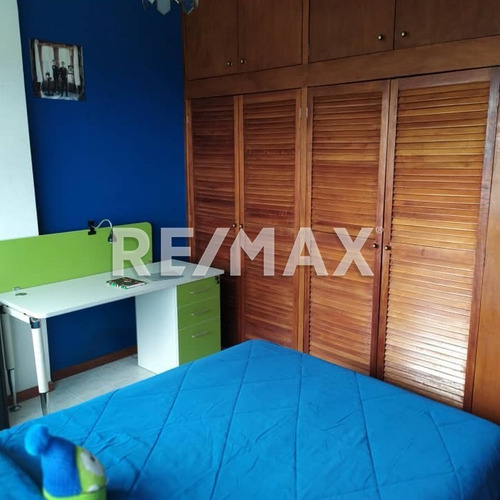 Imagen 13 de 20 de Casa En Venta Con Vista A La Montaña Y Aire Fresco, En Exclusiva Zona De San José De Los Altos, Edo. Miranda - Hirbic Almeida - Remax
