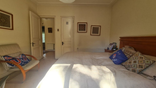 Venta De Hermosa Casa En Sector Residencial. Providencia.