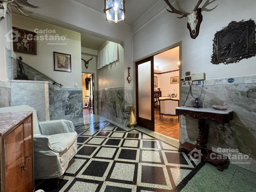 Casa Antigua De Categoría, 6 Amb., En El Bajo De Vte. López
