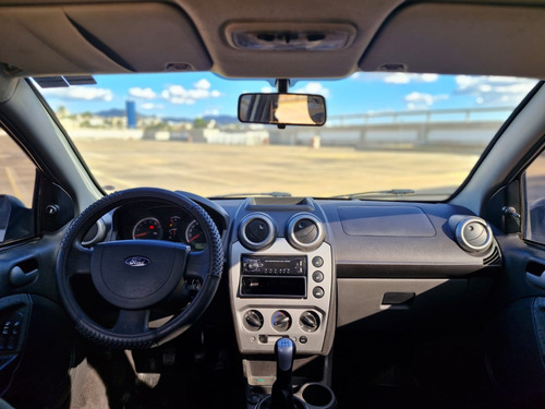 Ford Fiesta 1.6 MPI CLASS HATCH 8V FLEX 4P MANUAL