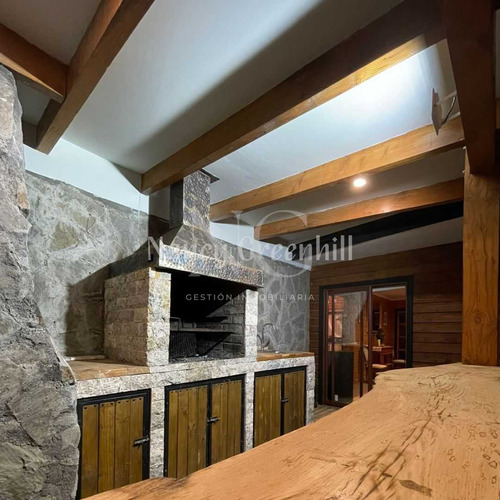 Rebajada Casa Con Inmejorable Vista Y Piscina (108944)