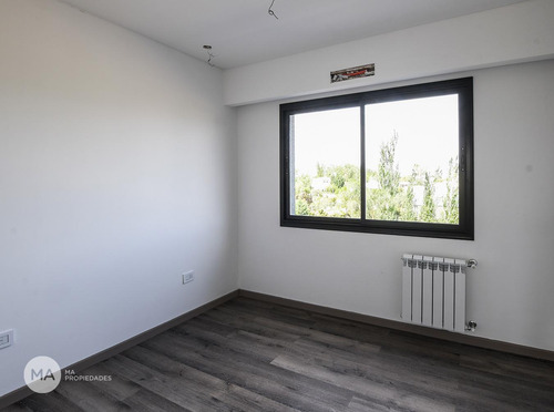 Casa 3 Dormitorios, Jardín, Piscina - Puerto Roldán Barrio Cerrado - Roldán | Venta