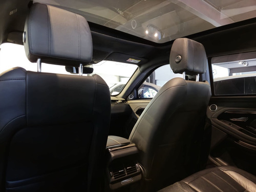 Land Rover Range Rover Evoque 2.0 P250 R-DYNAMIC SE AWD