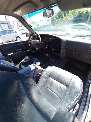 Toyota Hilux Hilux CD SRV 4x2 3.0 8V 90cv Diesel