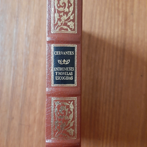 Entremeses Y Novelas Escogidas Cervantes Tapa Dura (Usado)