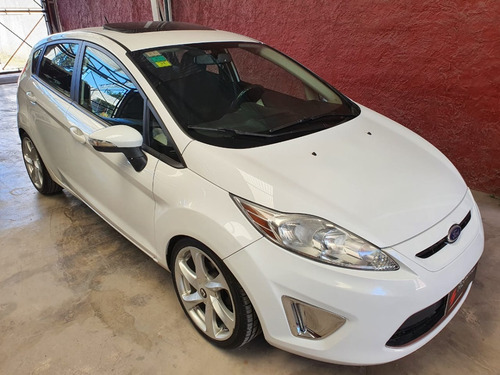 Ford Fiesta Kinectic Titanium 2012