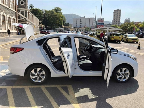 Imagem 12 de 14 de Hyundai Hb20s 1.6 Premium 16v Flex 4p Automático