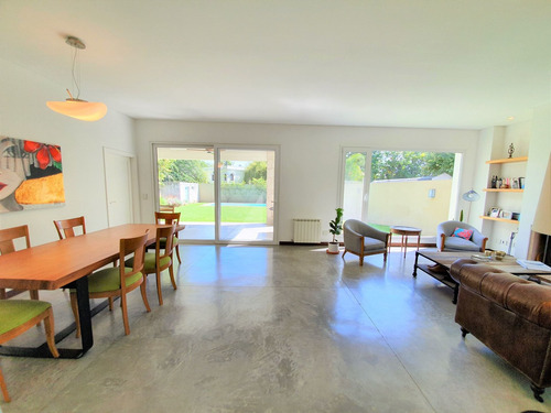 Casa En Venta En San Isidro, Barrio Santa Rita