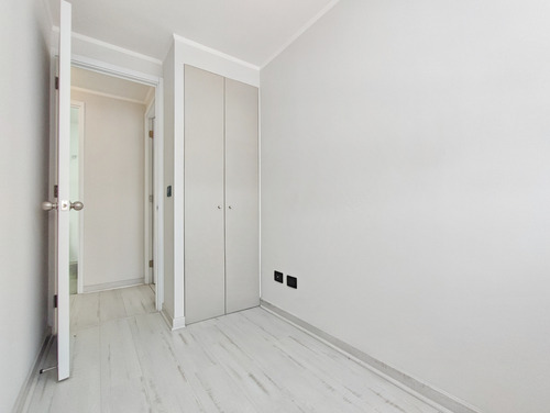 Edificio Av. Lo Ovalle (1 Est. 1 Bod.) Vista Norte Piso 4