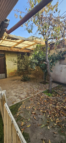 Casa Con Amplio Terreno En Colina