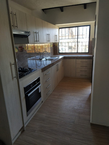Imagen 4 de 11 de Venta Ó Arriendo De Casa Remodelada En Av. Real Audiencia - Ponceano (quito) En Conjunto Privado