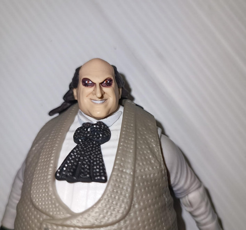 Dc Multiverse Signature The Penguin Batman Returns Sin Caja (Usado)