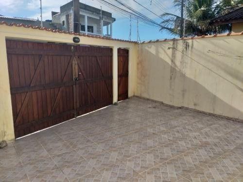 Casa Com Varanda Próxima De Comércios No Sion Em Itanhaém Sp
