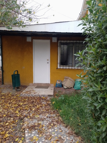 Arriendo Casa Con Patio En Cerro Navia