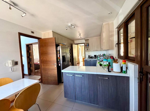 Maravillosa Casa Inglesa En Condominio Con Lindo Jardín