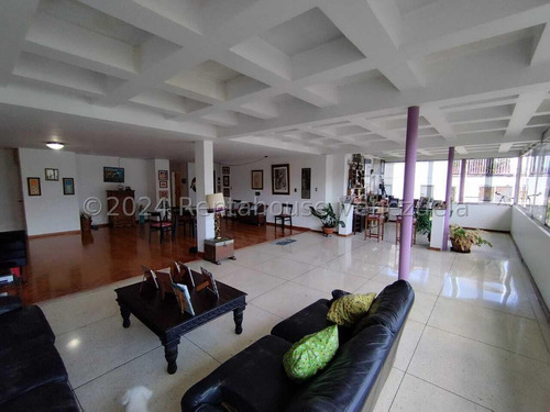 Apartamento En Venta En Cumbres De Curumo 24-19071 Yf