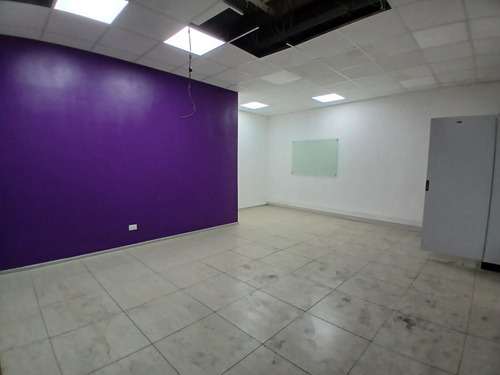 Excelente Local De 1241m2 Con Excelente Exposición En Venta