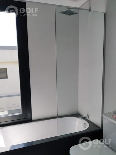 Vendo Casa En Propiedad Horizontal Con 4 Dormitorios, Piscina Y Parrillero, Con Renta, Carrasco