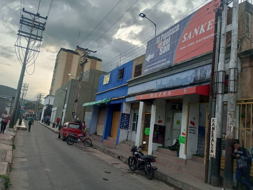 Frances Mijares Vende Impecable Y Excelente Local Comercial En El Centro De Valencia Cod 223228