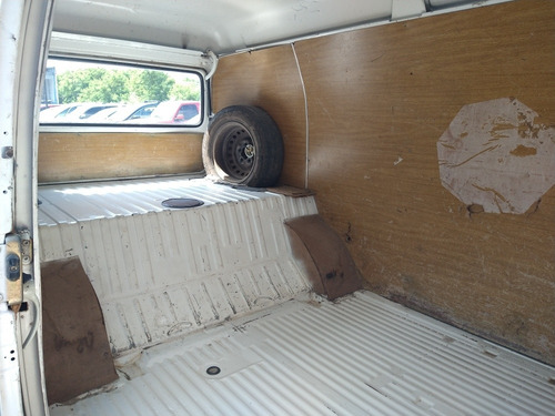 Volkswagen Kombi 1.6 3p Gasolina 2005