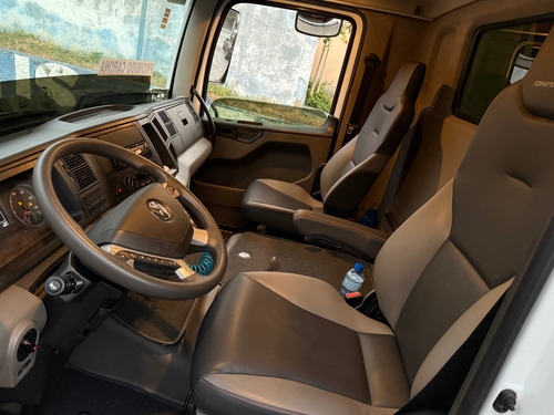 Caminhão Caçamba Basculante Vw 31320 2024 Traçado Ñ 31330