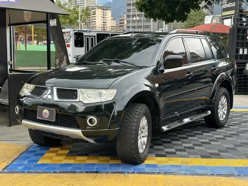 Mitsubishi Montero Sport Glx