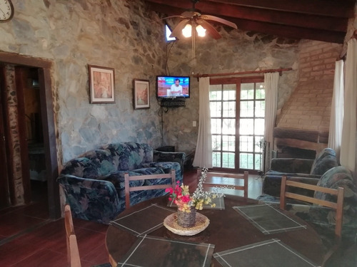 Imagen 5 de 23 de Casa En Piriapolis,playa Grande Con Piscina Leer