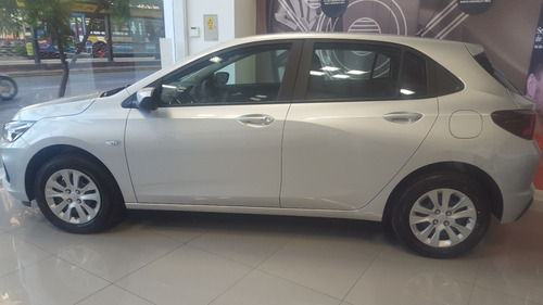 Imagen 10 de 25 de Chevrolet Onix Lt Tech 1.2 90 Cv Fs
