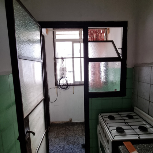 2 Amb Yerbal 2700 Flores. Alquiler.  Depto . X Inmobiliaria.