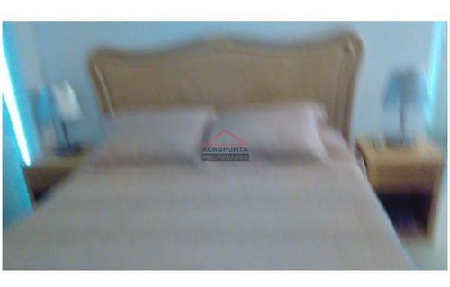 Apartamento En Brava, 3 Dormitorios *- Ref: 2796
