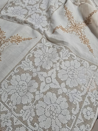 Toalha De Mesa Portuguesa Creme Claro - Cru Florais (Usado)