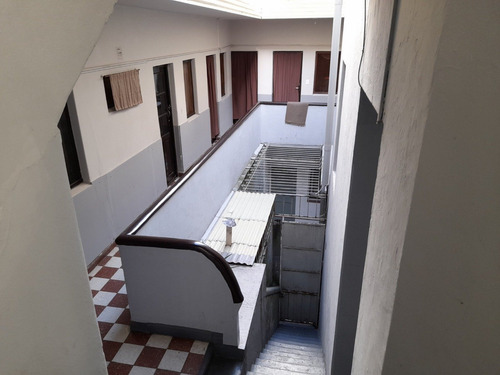 Imagen 2 de 21 de Hotel + Boliche Pub