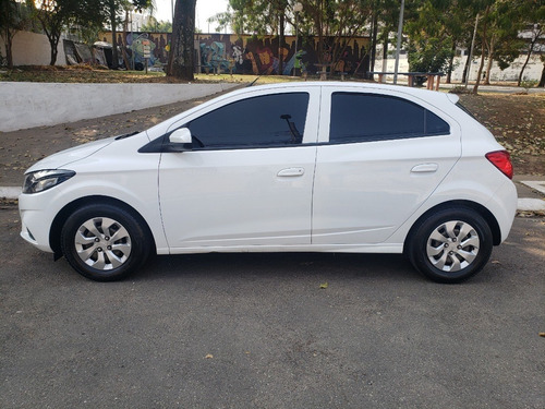 Imagem 4 de 15 de Chevrolet Onix Lt 1.0 Flex 2019