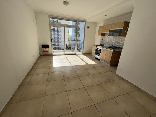 Departamento 2 Ambientes Moderno En Alquiler Con Balcon - Wilde