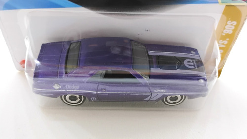 Miniatura Hot Wheels 70 Dodge Hemi Challenger Roxo Roxo