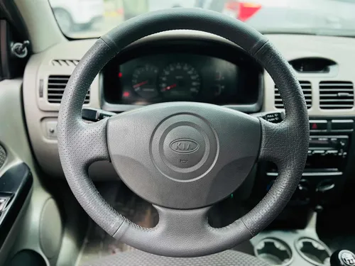 Kia Rio Stylus 1.6 Sedan Aire Acondicionado