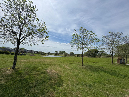 Lote A La Laguna B°parque Nautico El Cazal,escobar