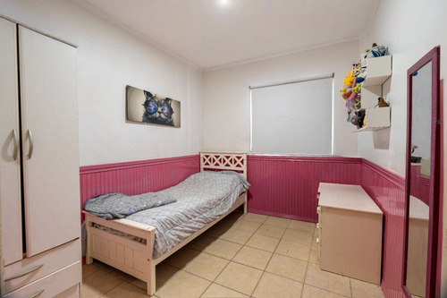 Venta Casa Con Fondo , Quincho Y Cochera En Wilde