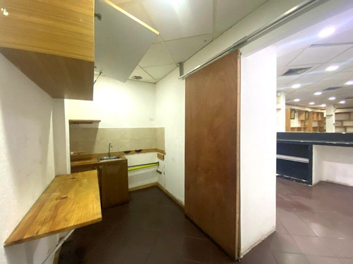 Local Comercial En Alquiler En Boleita / A Pie De Calle