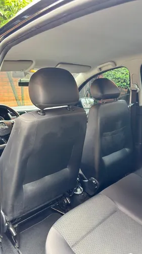 Color Negro- Puertas 5 T-hatchback