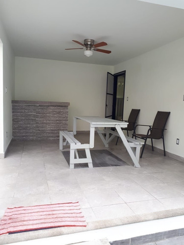 Casa En Renta Lomas De Cocoyoc (paloma)