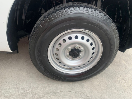 Imagen 9 de 15 de Nissan Np300 2.5 Estacas Dh Aa Pack Seg Mt 2020