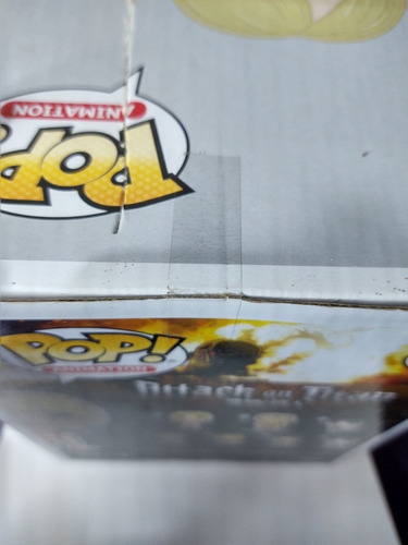 Funko Pop Female Titan 233 Atack On Titan Detalle En Caja (Usado)