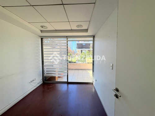 Luminosa Oficina En Venta A Pasos De Metro Escuela Militar