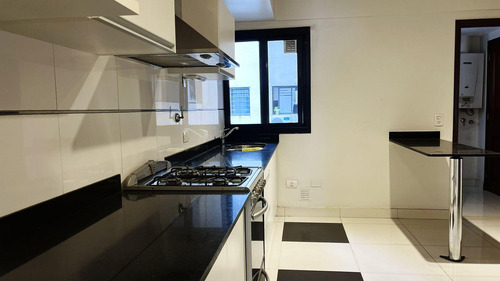 Departamento En Laprida Al 700