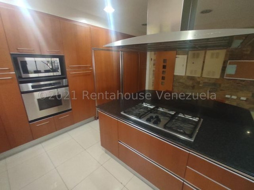Imagen 7 de 10 de Casa En Venta Urb. Los Chorros # 22-16594