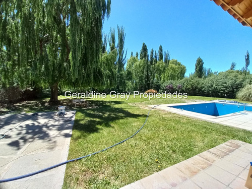 Venta Casa 3 Dormitorios Cipolletti Con Cochera