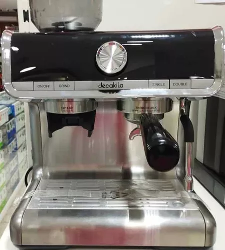 Maquina de Café Espresso 1350W. 15bar. (Con moledor de granos integrado)