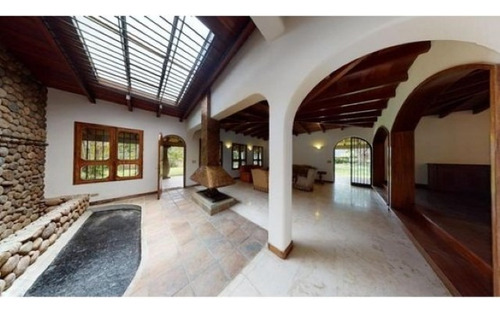 Hermosa Casa En Venta Ubicada En Los Campitos